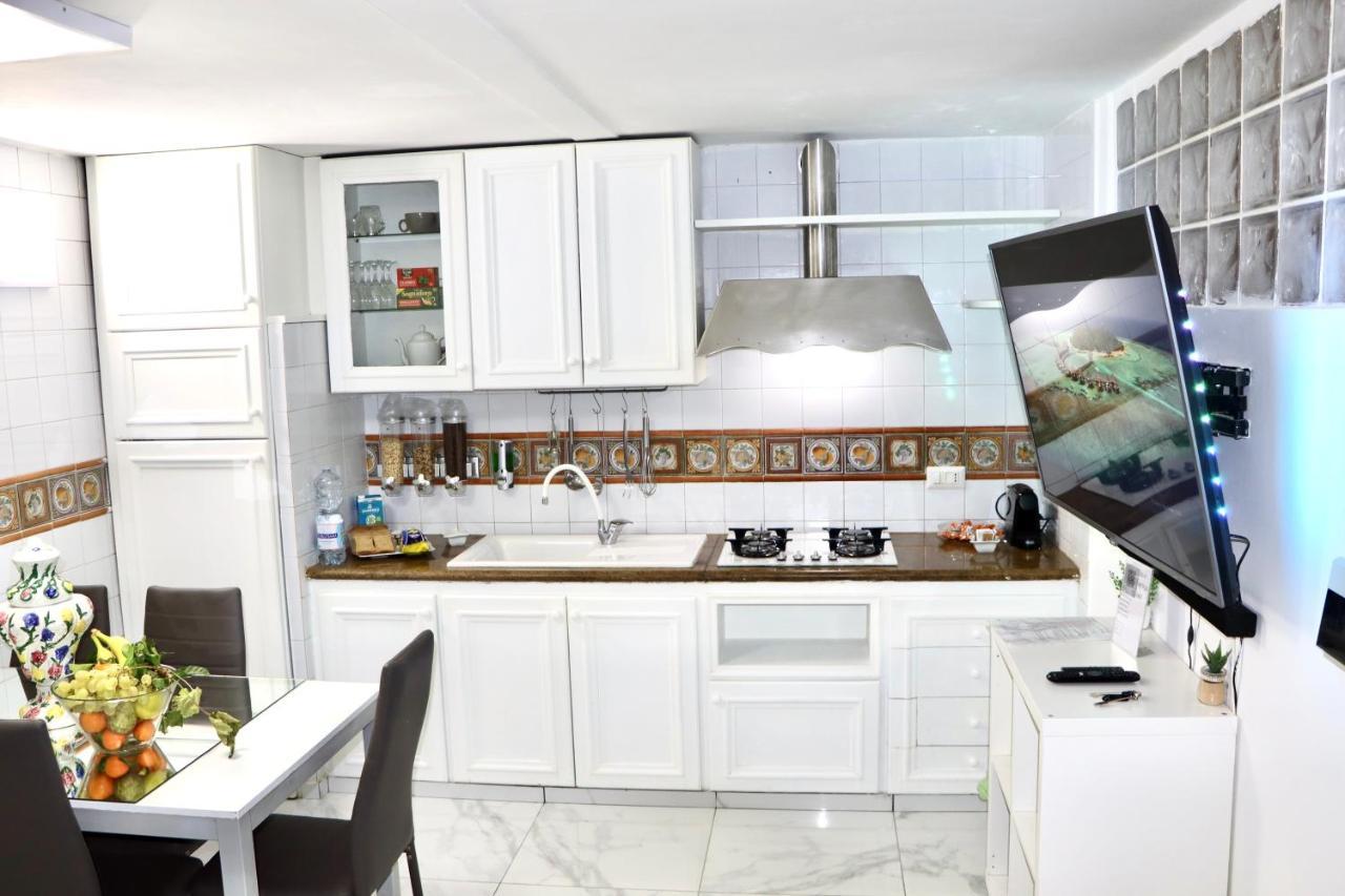 House Relax Apartment Centro Di Napoli Екстер'єр фото