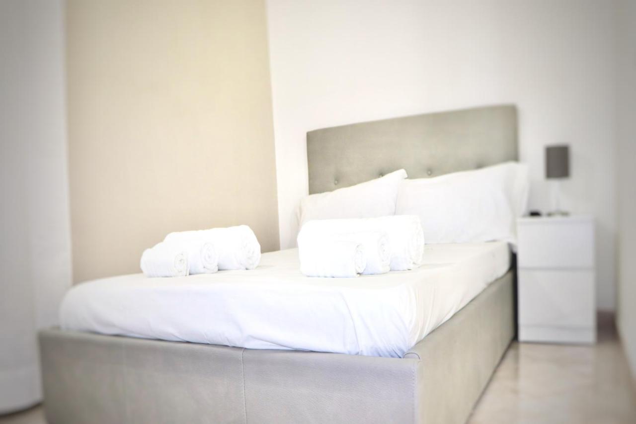 House Relax Apartment Centro Di Napoli Екстер'єр фото