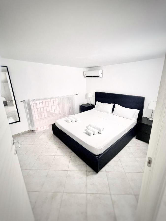 House Relax Apartment Centro Di Napoli Екстер'єр фото